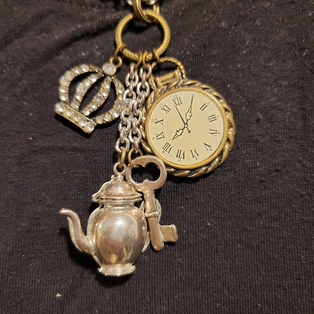 Tea Party necklace - Picture 3 of 4